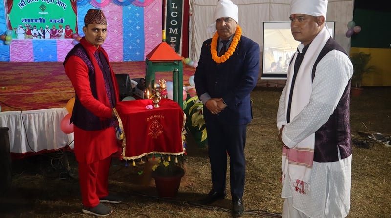 नेपाली सेनाले गर्यो थारु खाना र सामग्री प्रदर्शनी