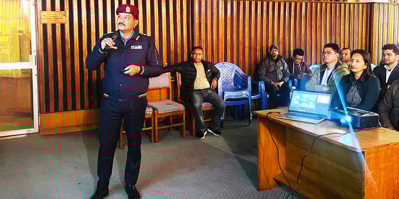 अनलाइनमार्फत् छ महिनामा साढे १९ लाख ठगी