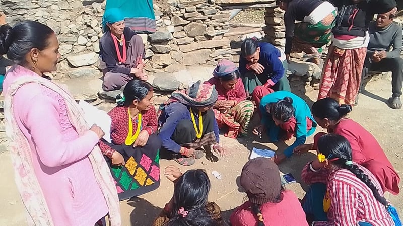 मतदान गर्न सिक्दै बाजुराका मतदाता