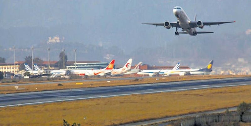अन्तर्राष्ट्रिय उडान आधा घट्यो