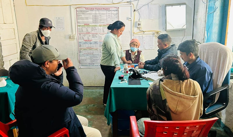 अस्पतालमा बिरामीको चाप बढ्यो