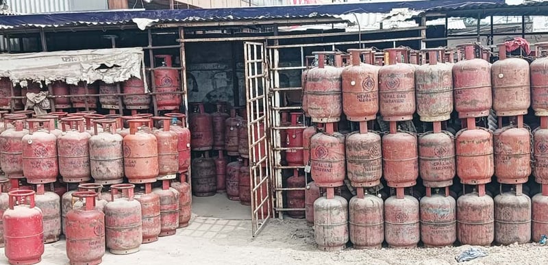 ग्यास अभावले होटेल व्यवसाय सङ्कटमा