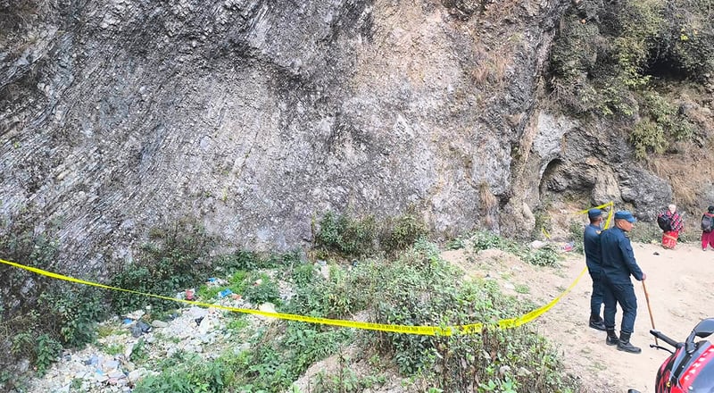 झोलुङ्गे पुलबाट हाम्फालेर एकको मृत्यु