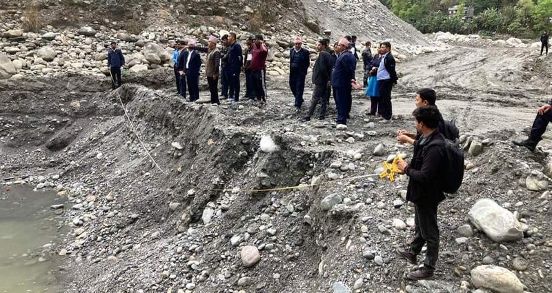 कालीगण्डकीको कालाखोला र मालढुङ्गा क्षेत्रमा अवैध दोहन