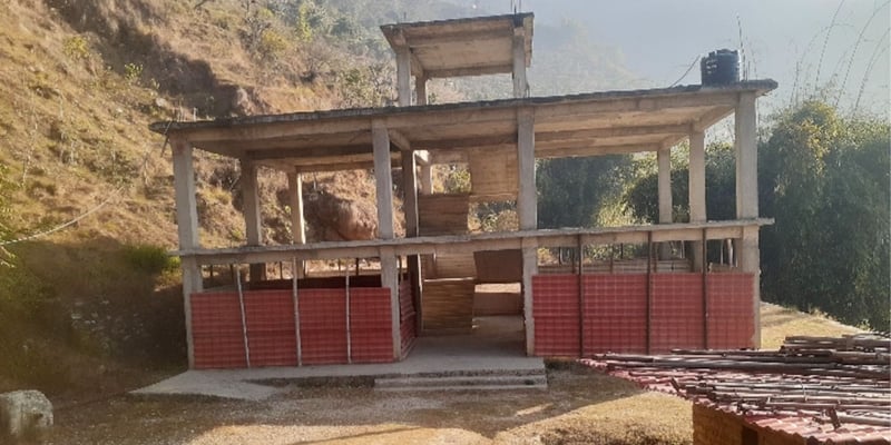 विद्यालयको भवन अलपत्र हुँदा पठनपाठन प्रभावित