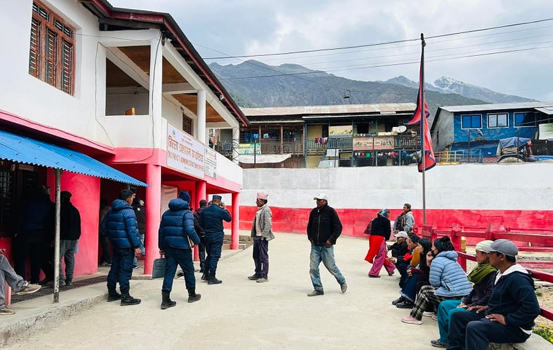 जिल्ला प्रशासन कार्यालयमा सीमा पास लिने संख्या बढ्दै