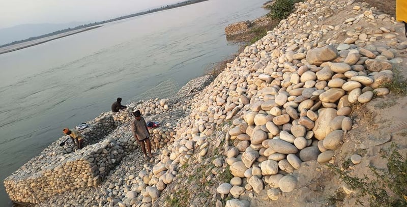 बर्खाअघि नारायणी नदी नियन्त्रणको काम