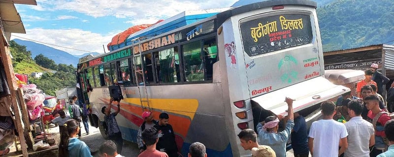 ग्यास अभावले फर्किंदै परदेसिएका नेपाली