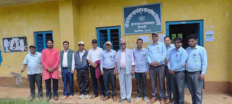 पाइलैपिच्छे विद्यालय र क्याम्पस विद्यार्थी भने जिल्लाबाहिर