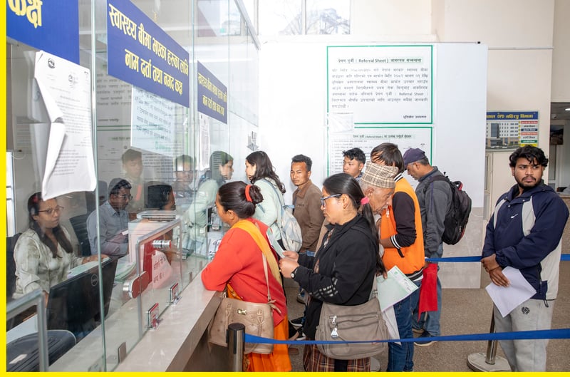 बीमा छ, तर उपचार छैन : संकट नेपालको स्वास्थ्य बीमा कार्यक्रम