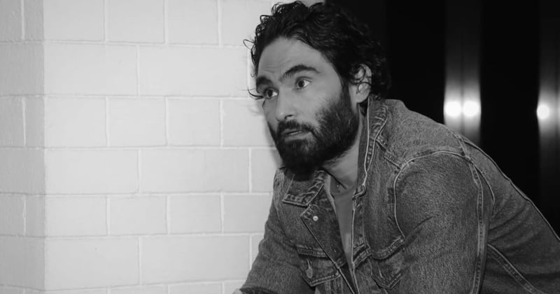 पत्रकार दिनेश सिटौलाको शव पोस्टमर्टमका लागि त्रिवि शिक्षण अस्पताल लगिँदै