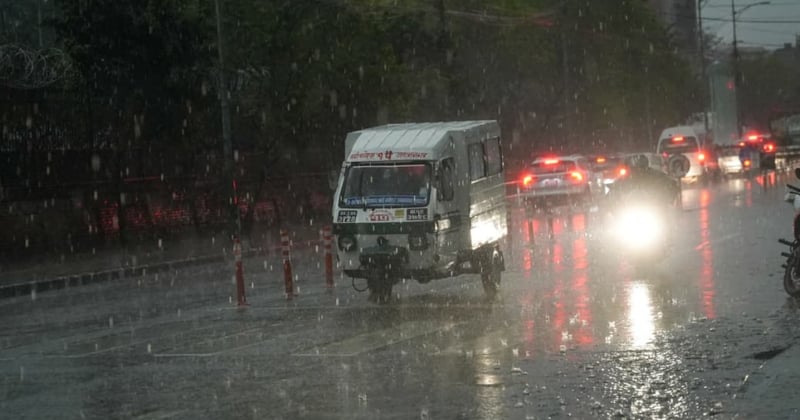 काठमाडौं उपत्यकासहित देशैभरी हावा-हुरीसहितको भारी वर्षा