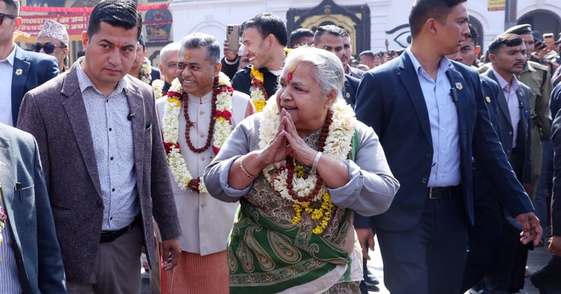 प्रधानमन्त्री कार्कीद्वारा पशुपतिनाथको पूजा आराधना