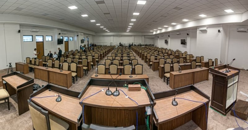 प्रतिनिधिसभाका नवनिर्वाचित २ सय ७४ जना सांसदले आज शपथ लिंदै