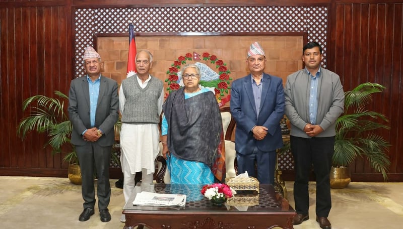 एमालेलाई प्रधानमन्त्री कार्कीको आग्रह– जनताका मुद्दामा लागिरहनुहोस्