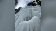 चिसो बढ्दा युक्रेनमा २० मिटर अग्लो झरना नै जम्यो
