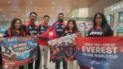 विश्वकप क्रिकेट पछ्याउँदै मुम्बईको माहौलमा रातो-नीलो जर्सी