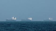 धराप बिछ्याइरहेका १६ इरानी पानीजहाजमा हमला गरेको अमेरिकी दाबी