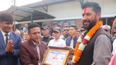 रवि लामिछानेलाई शपथ लिन 'कानुनले नरोक्ने' तर सांसदको कार्यभार लिनेबारे यस्ता प्रश्न