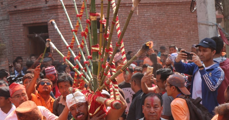 भक्तपुरमा आज जिब्रो छेड्ने जात्रा मनाइँदै