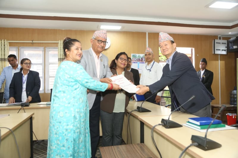 एमाले र नेकपाले पनि गराए समिति सभापतिमा उम्मेदवारी दर्ता