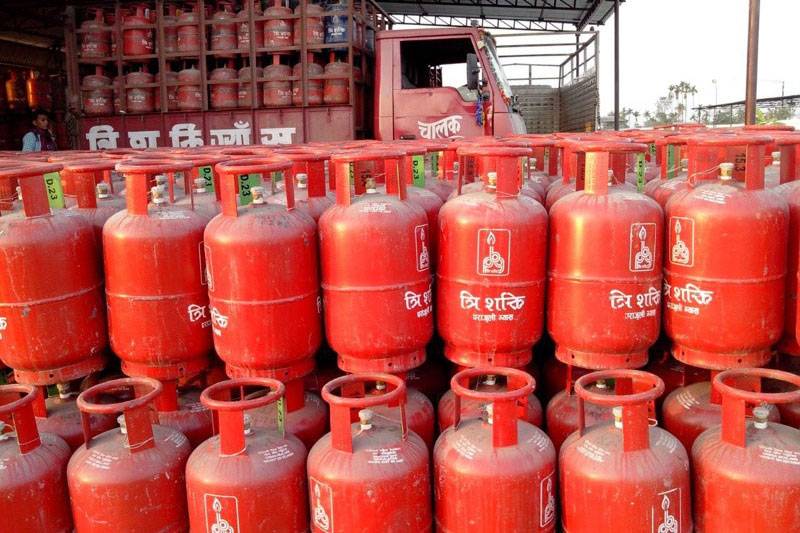 ग्यास वितरण पारदर्शी बनाउन आयल निगमको निर्देशन: दैनिक बिहान १० बजेसम्म विवरण सार्वजनिक गर्नुपर्ने