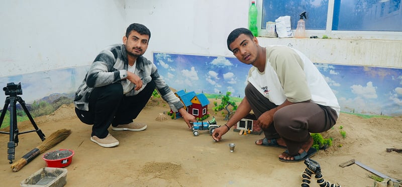 झापाका चौहान दाजुभाइको डिजिटल उडान