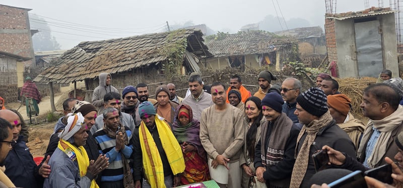 सत्यनारायणसँग शारडाको जन्मदिन: आवास खर्च हस्तान्तरण