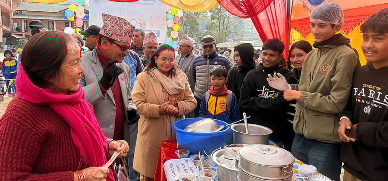 विद्यार्थीले पस्किए ‘फुड फेस्टिभल’मा खानाका परिकार