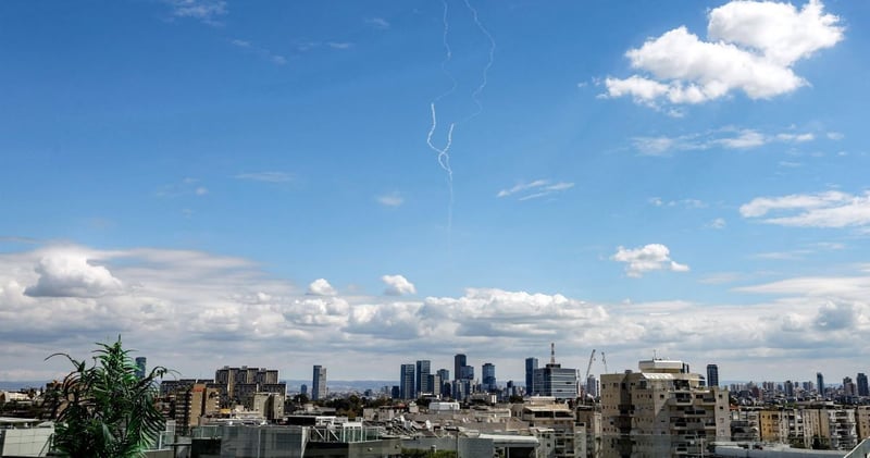 इरानद्धारा युएईमा १८६ मिसाइल आक्रमण : तीनको मृत्यु, ६८ घाइते