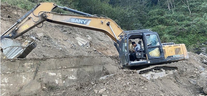 धुलिखेल-खावा खण्डमा आवागमन रोकेर स्तरोन्नति गरिँदै