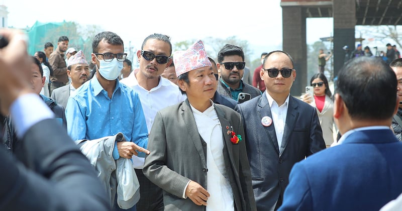 शपथमा मोबाइल हेरेको भिडियो आएपछि हर्कले भने- बालेन र रवि ढिलो आएको किन नदेखेको ?