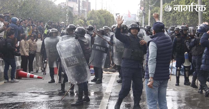 तस्बिरमा हेर्नुहोस् एमालेको सडक प्रदर्शन