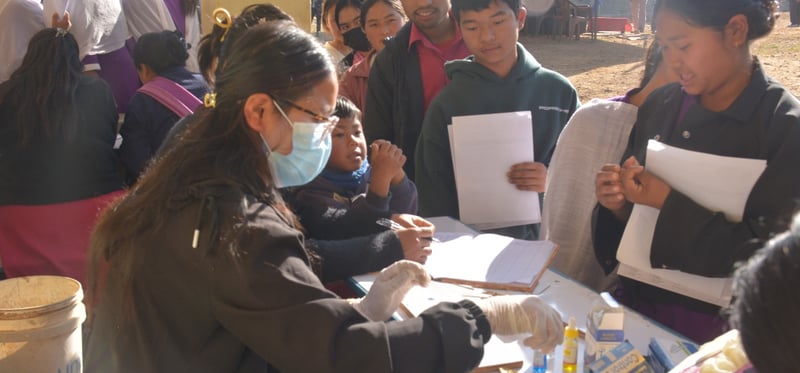 गाउँमै निःशुल्क स्वास्थ्य शिविर : ६७६ नागरिक लाभान्वित