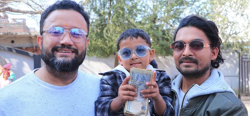 ‘आबाट आमा’ को ‘लैजा खबर ए हावा’ को कभर सङबाट बर्दियाका दिप्सुले जिते ५१ हजार पुरस्कार