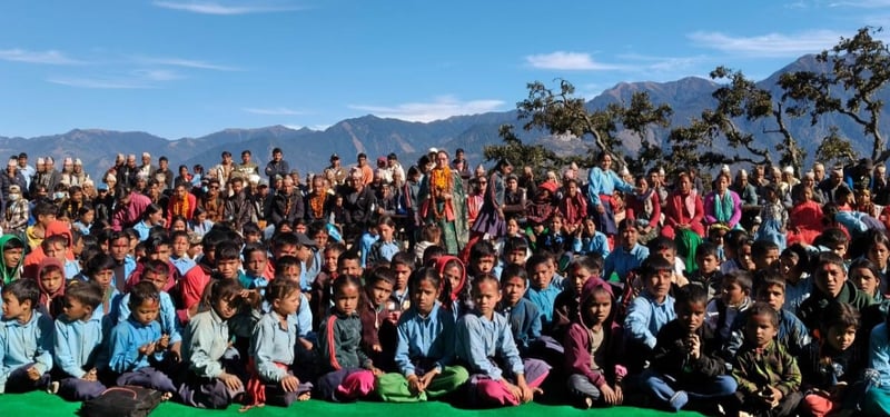 वर्ल्डलिंकद्वारा कालिकोट स्वास्थ्य चौकीमा सौर्यप्रणाली हस्तान्तारण, विद्यार्थीलाई अनलाईन अंग्रेजी कक्षा