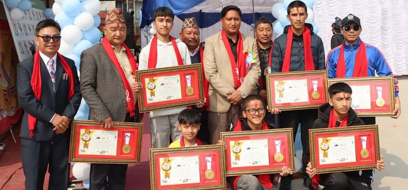 फुटसल टोलीलाई सम्मान