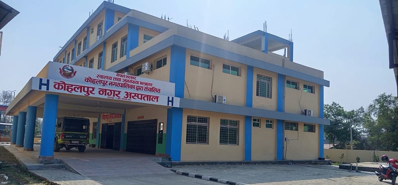 स्वास्थ्यकर्मी चुनावतिर, अस्पताल बन्द