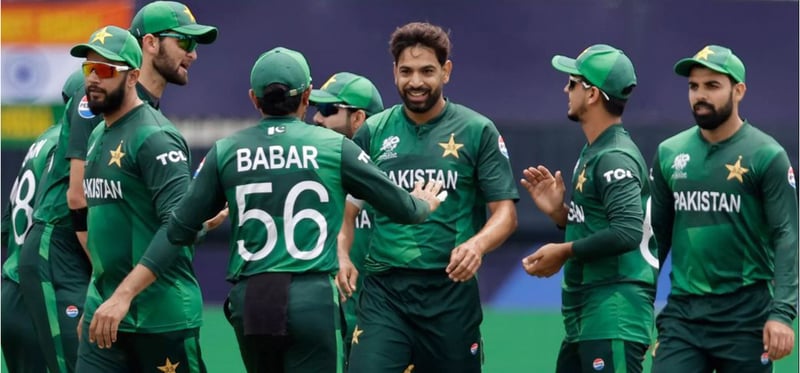 बाबरबिना पाकिस्तानी क्रिकेट टोली घोषणा