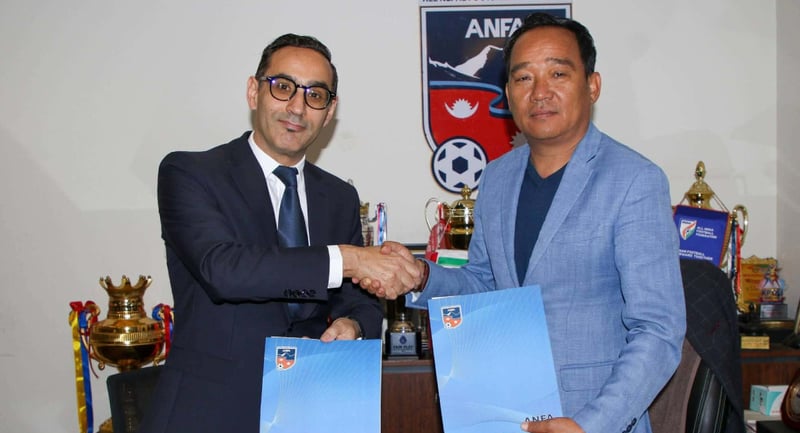 पुरुष फुटबल टोलीको मुख्य प्रशिक्षकमा गुग्लिएल्मो एरेना नियुक्त