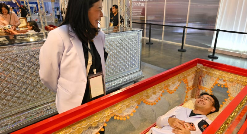 मृत्युलाई स्वीकार्न ‘डेथ फेस्ट’