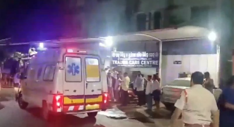 भारतको एससीबी अस्पतालमा आगलागी, दश जनाको मृत्यु