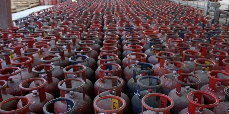 ग्यास र इन्धनको मूल्य बढाएर कालोबजारी गर्नेमाथी महानगरको निगरानी सुरु