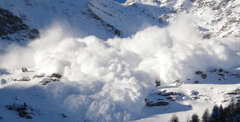 क्यालिफोर्निया हिमपहिरोः आठ स्की खेलाडीको मृत्यु