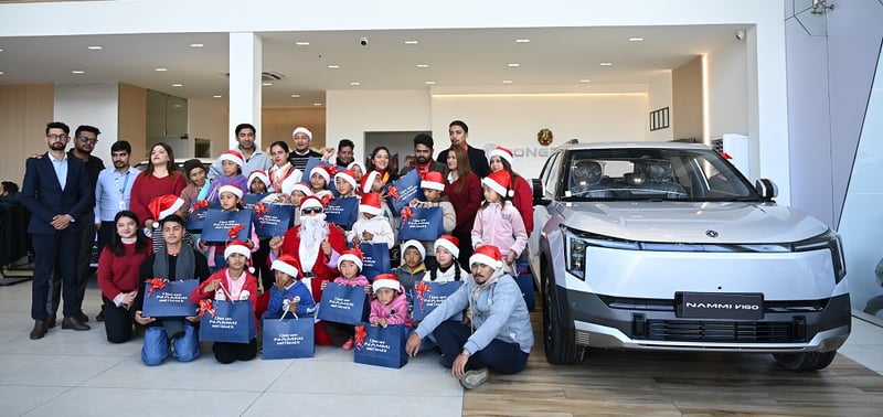 मुस्कान छर्दै नामीः सहारा इन्टरनेशनल नेपाल चिल्ड्रेन होमका बालबालिकाले गरे शोरूमको भ्रमण