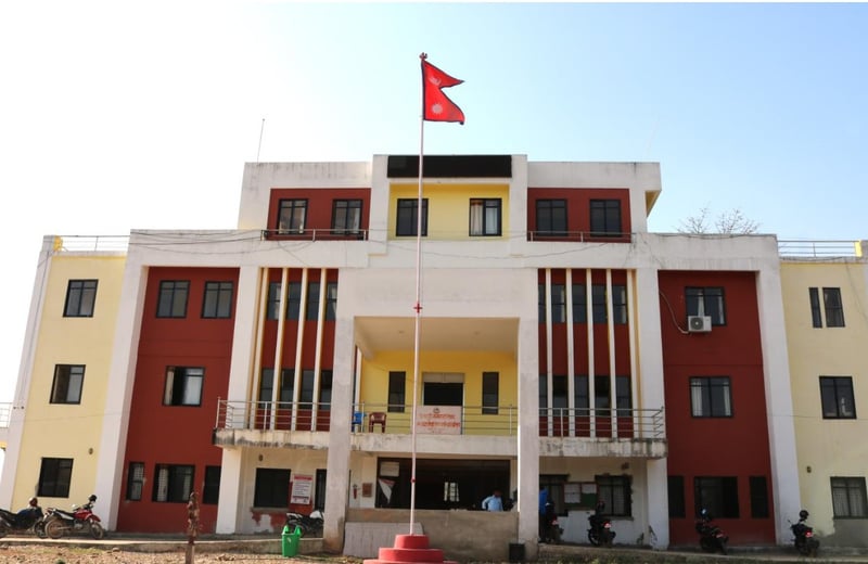 पञ्चपुरी नगरपालिकामा करारका कर्मचारी हटाएपछि १२ स्वास्थ्य संस्था बन्द