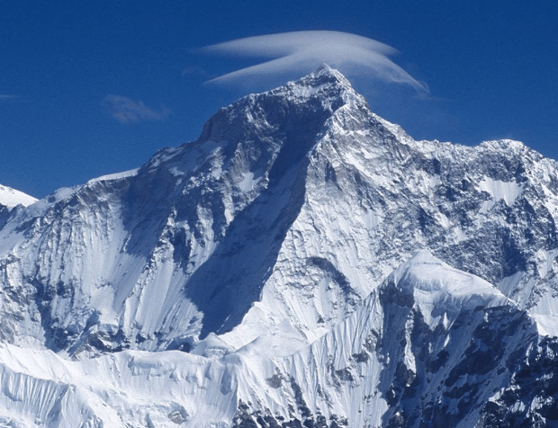 मकालु आरोहणका क्रममा शेर्पा आरोहीको मृत्यु, इरानी पर्वतारोही बेपत्ता,खोजिकार्य जारी