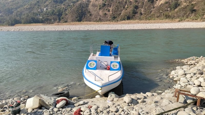 रामेछापको मन्थलीमा पानीजहाजमा ‘सरर’ : तामाकोसी नदीमा पहिलो पटक जेटबोट सेवा