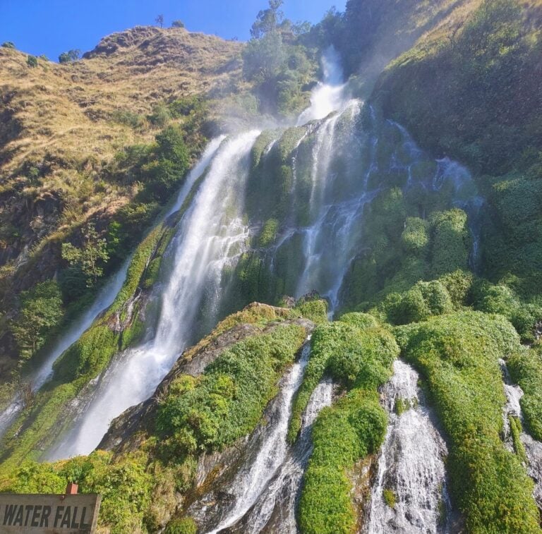 पर्यटकीय गन्तव्यः तस्विरमा म्याग्दीको नरच्याङ झरना (फोटो फिचर)