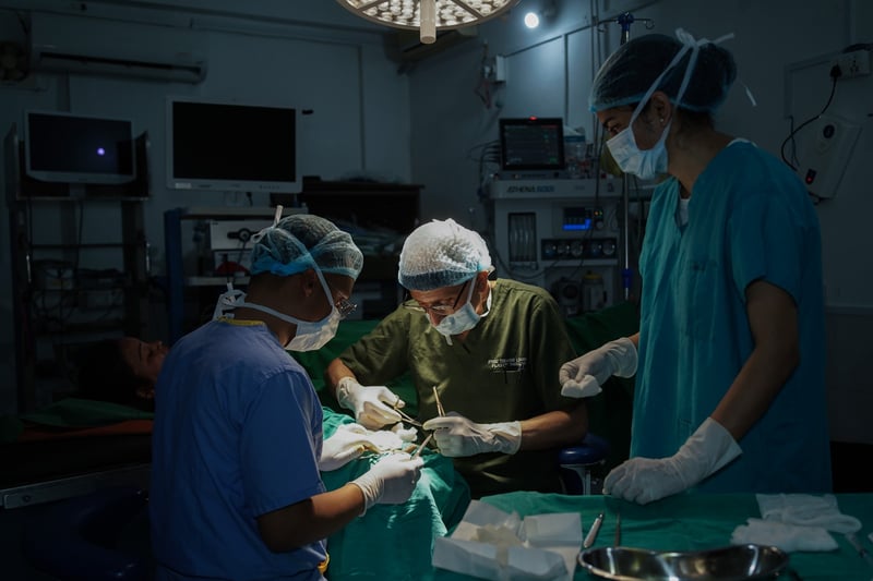 नबिल निःशुल्क जलन उपचार शिविर सम्पन्न, ६५ जना जलनका बिरामीहरुको उपचार